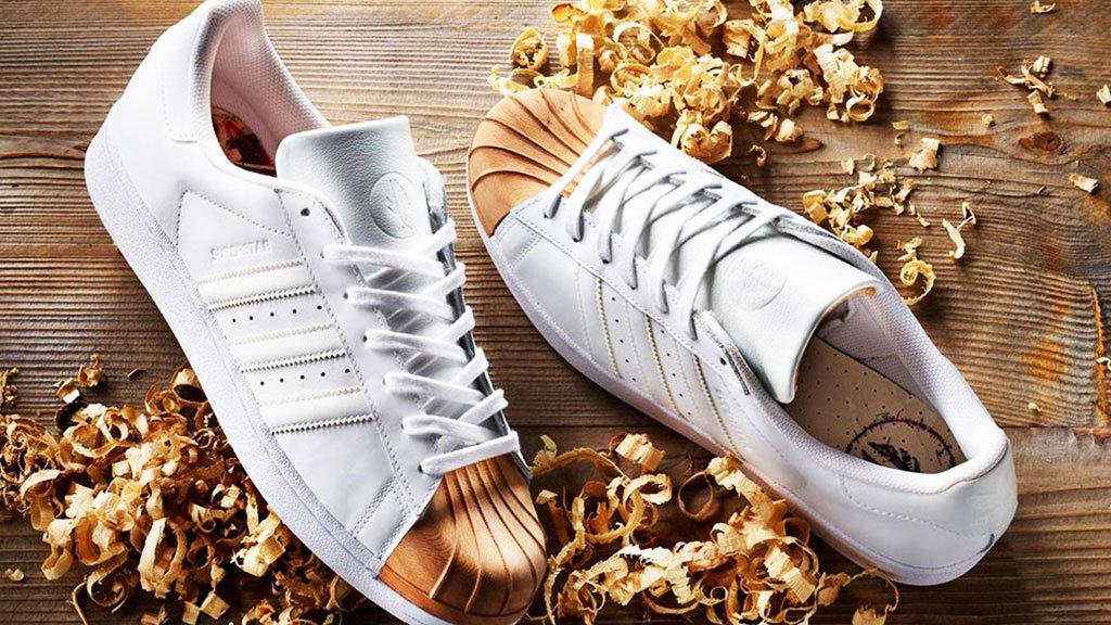 Superstar Shoe Gold and White